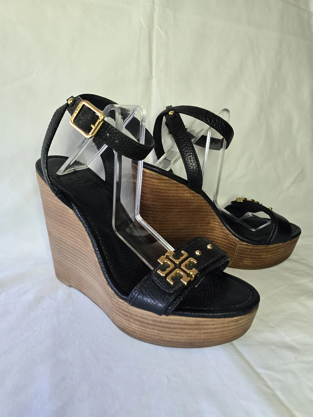 Tory Burch Size 8.5M Black Leather Elina Wedge Sandals with Gold Logo Accents